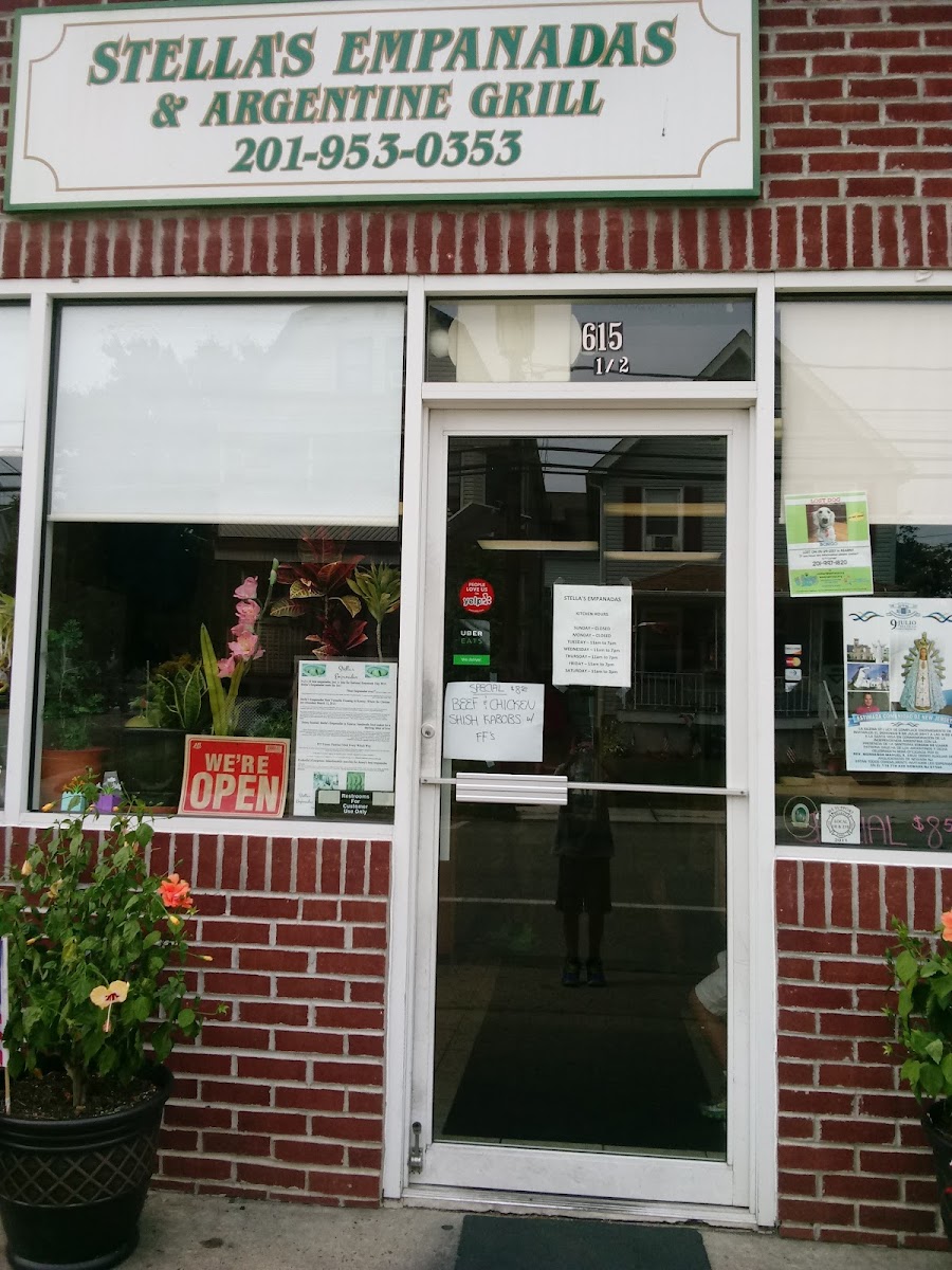 Stella’S Empanadas & Argentine Grill